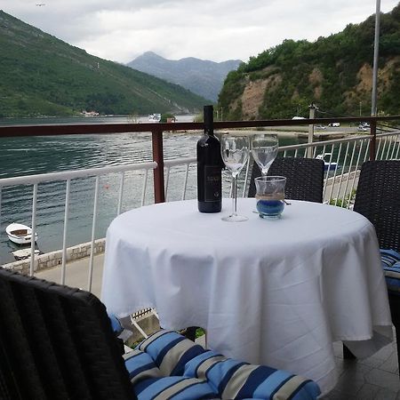 Apartmani Ivana Tivat Zewnętrze zdjęcie