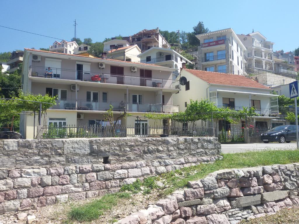 Apartmani Ivana Tivat Zewnętrze zdjęcie