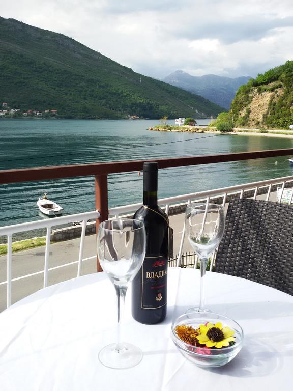Apartmani Ivana Tivat Zewnętrze zdjęcie